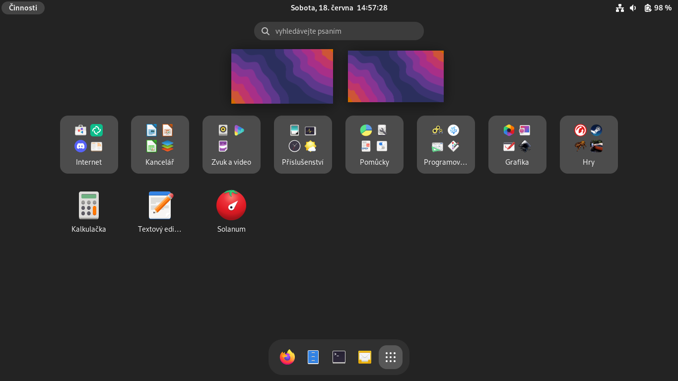 Mřížka aplikací GNOME 42